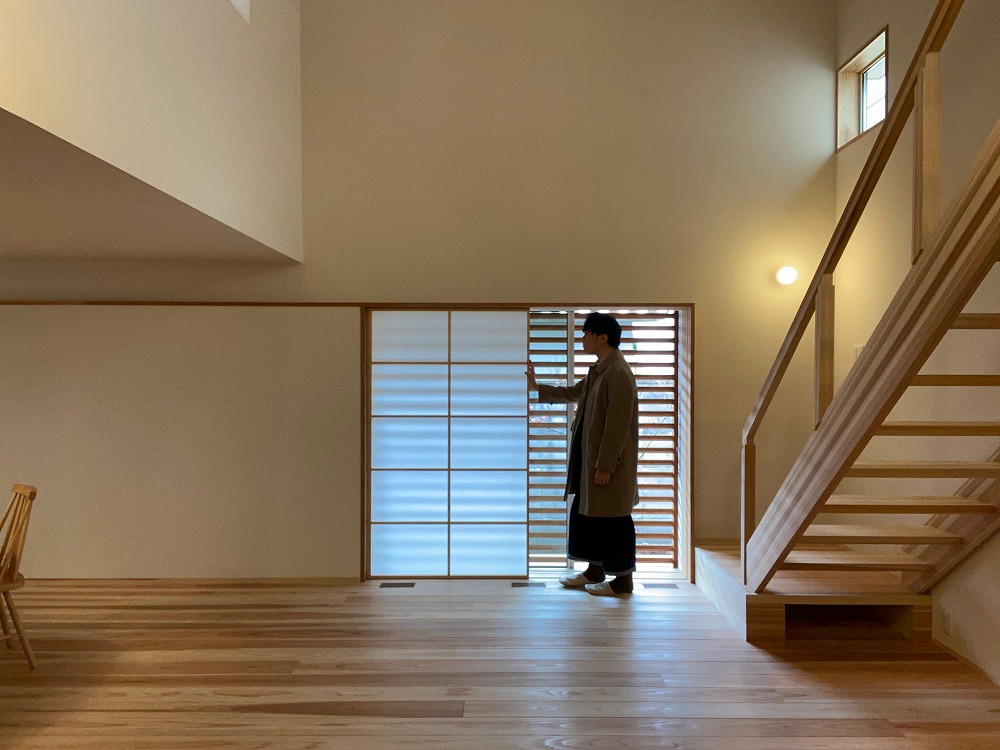 テレビよりも窓の外を眺めることが増える