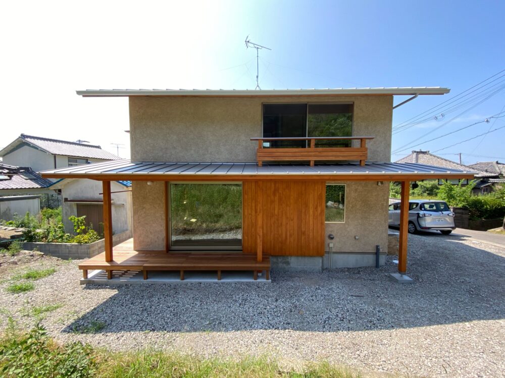 花台でラインを通すことでぐっと外観が締まる