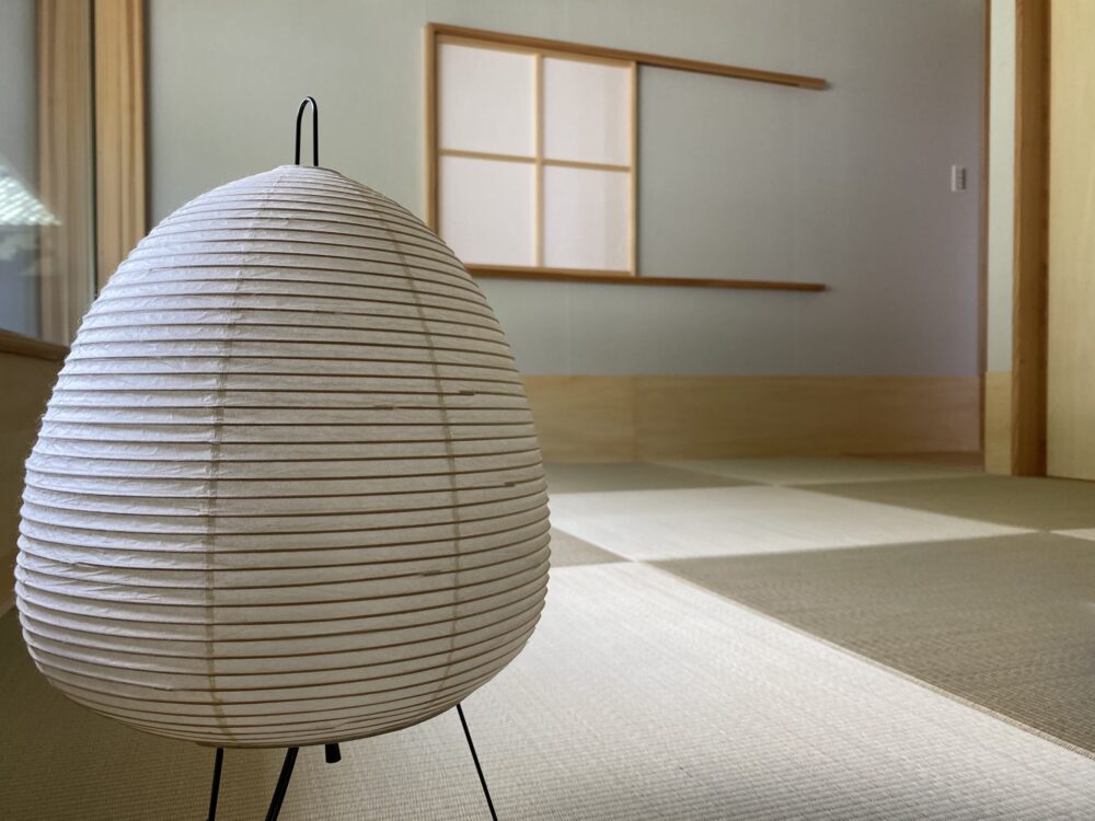 イサムノグチのフロアランプ「AKARI」　