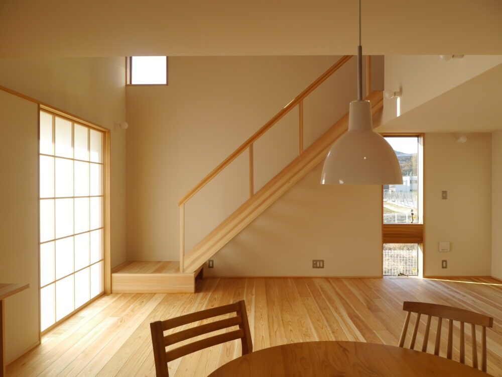 柾目が美しい側桁