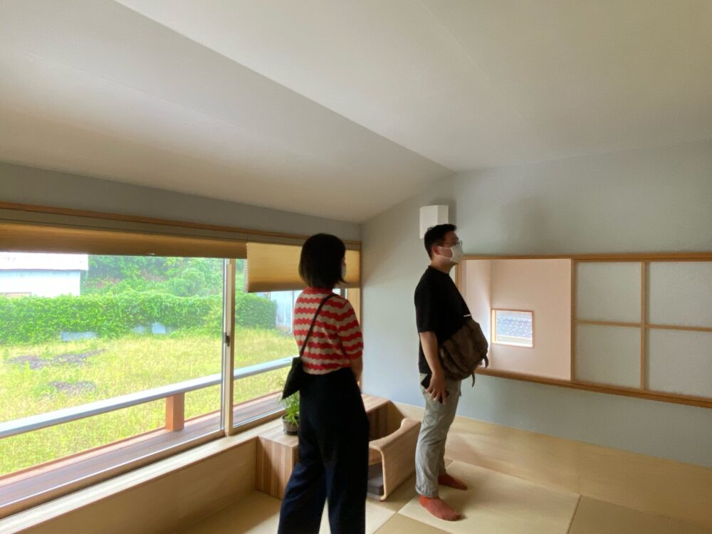 写真ではとても小さく見えるかもしれない。実際は安心感で満たされる和室に