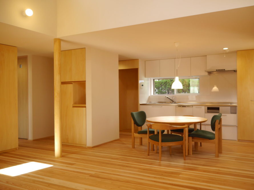 i-works1.0京田辺。住まい手は2100mmの天井に合わせてロースタイルを新調された