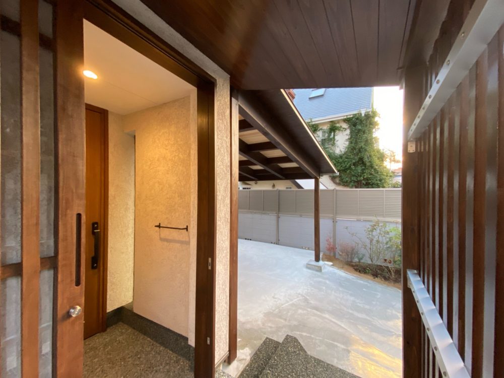 ここでは収納等はとらず風よけと花粉を払うという機能に限定にしたが、やはり気持ち的にもとても落ち着く