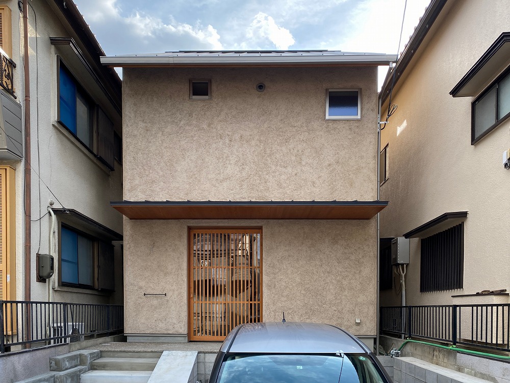 便利な風除室と土間収納