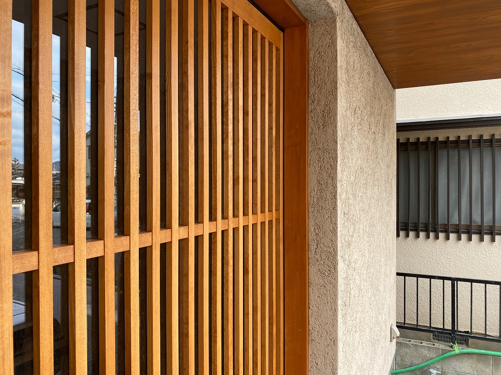 格子にガラスを仕込んだ引戸