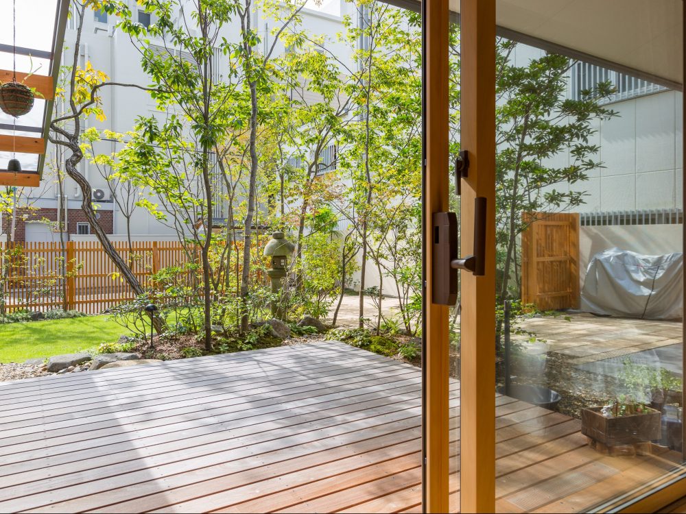 設計施工：ソーラーコム、造園：荻野寿也景観設計　池田の家