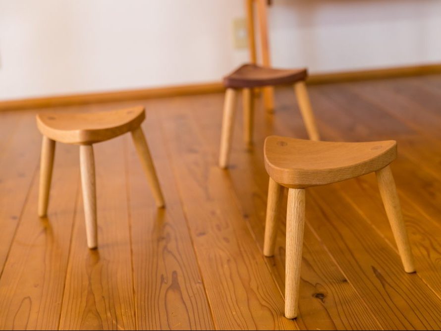 10年経った杉の特一等材　手入れをしているのでツヤがあり綺麗な飴色に変化している