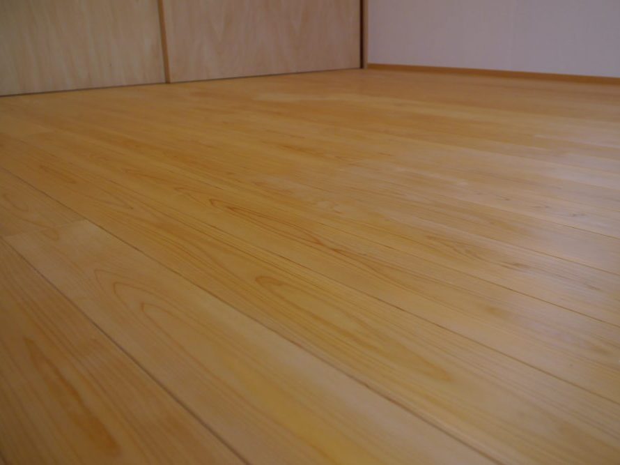 桧の無節の美しさは群を抜いている