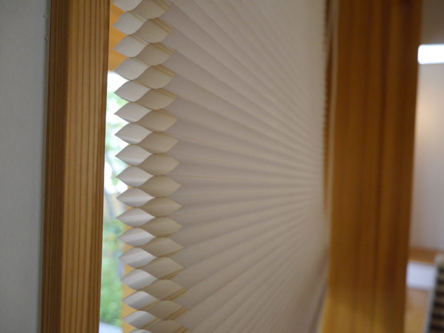 断熱ブラインド　ハニカムサーモスクリーン