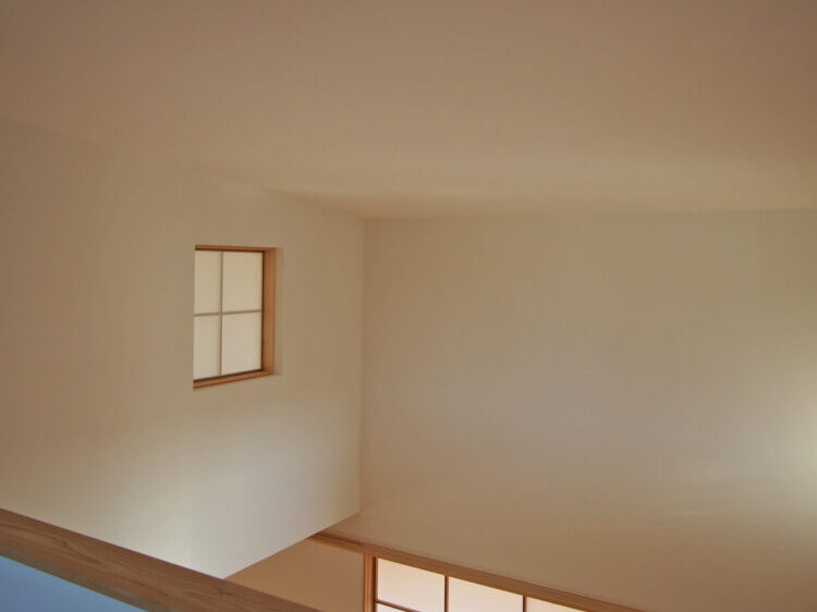 天井に照明のない暮らしを経験すると、”照明付き”にはもう戻れなくなる