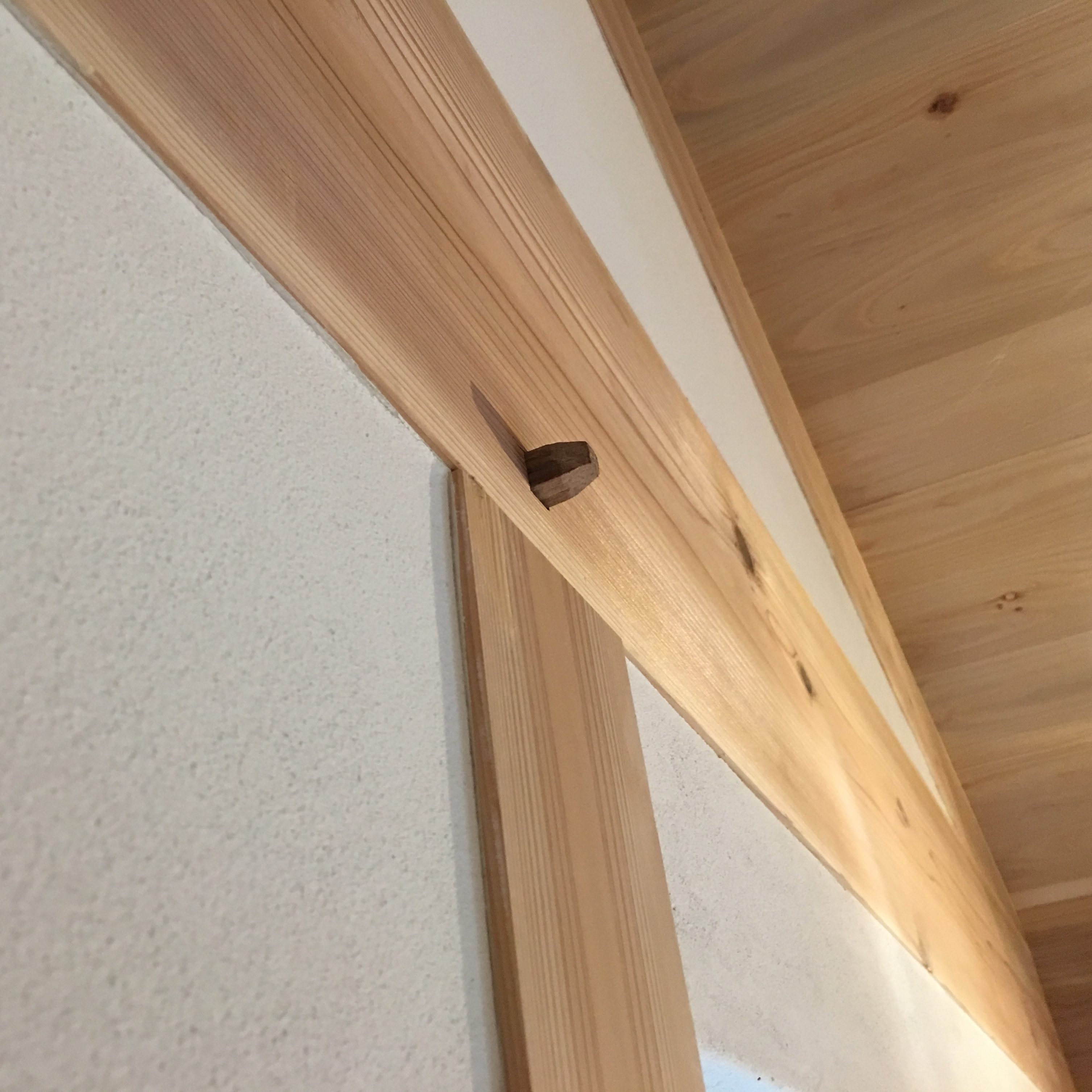 屈強な大工が全力で打ち込んでやっと入るほど頑丈なコミ栓