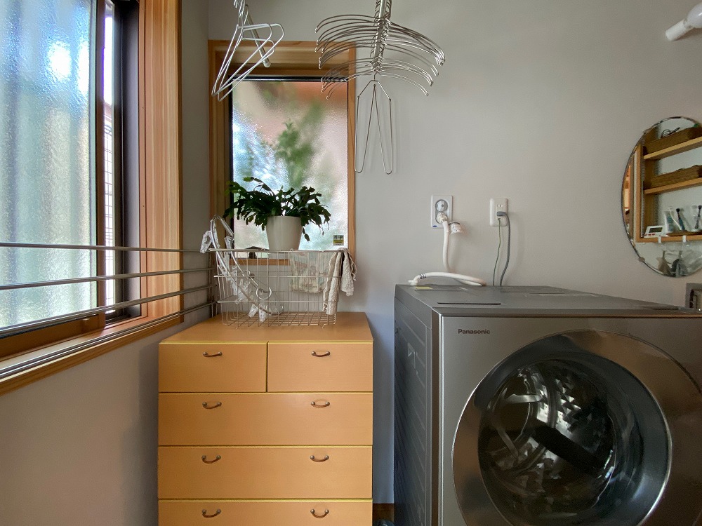 家族の使い勝手でシート仕上げにする際は、壁や天井を自然素材100%にしてあげるとよい