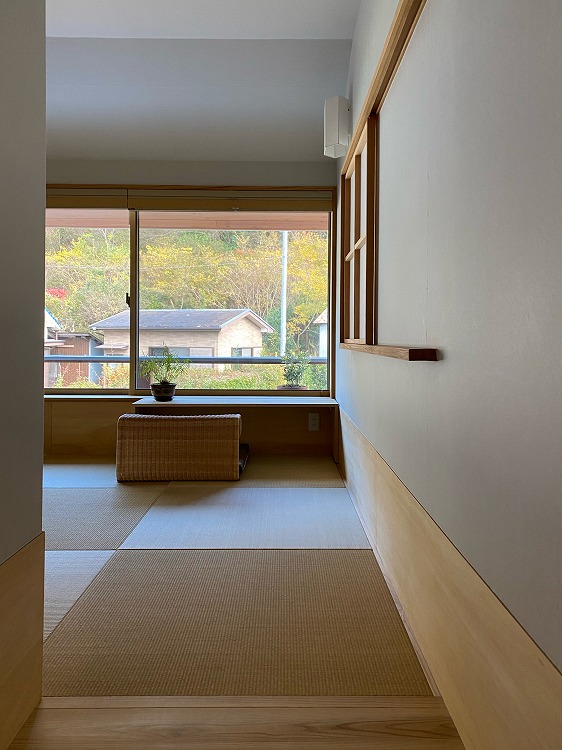 こちらも2年目の冬。入り口に立つと和室に入る瞬間の心地よさを感じる