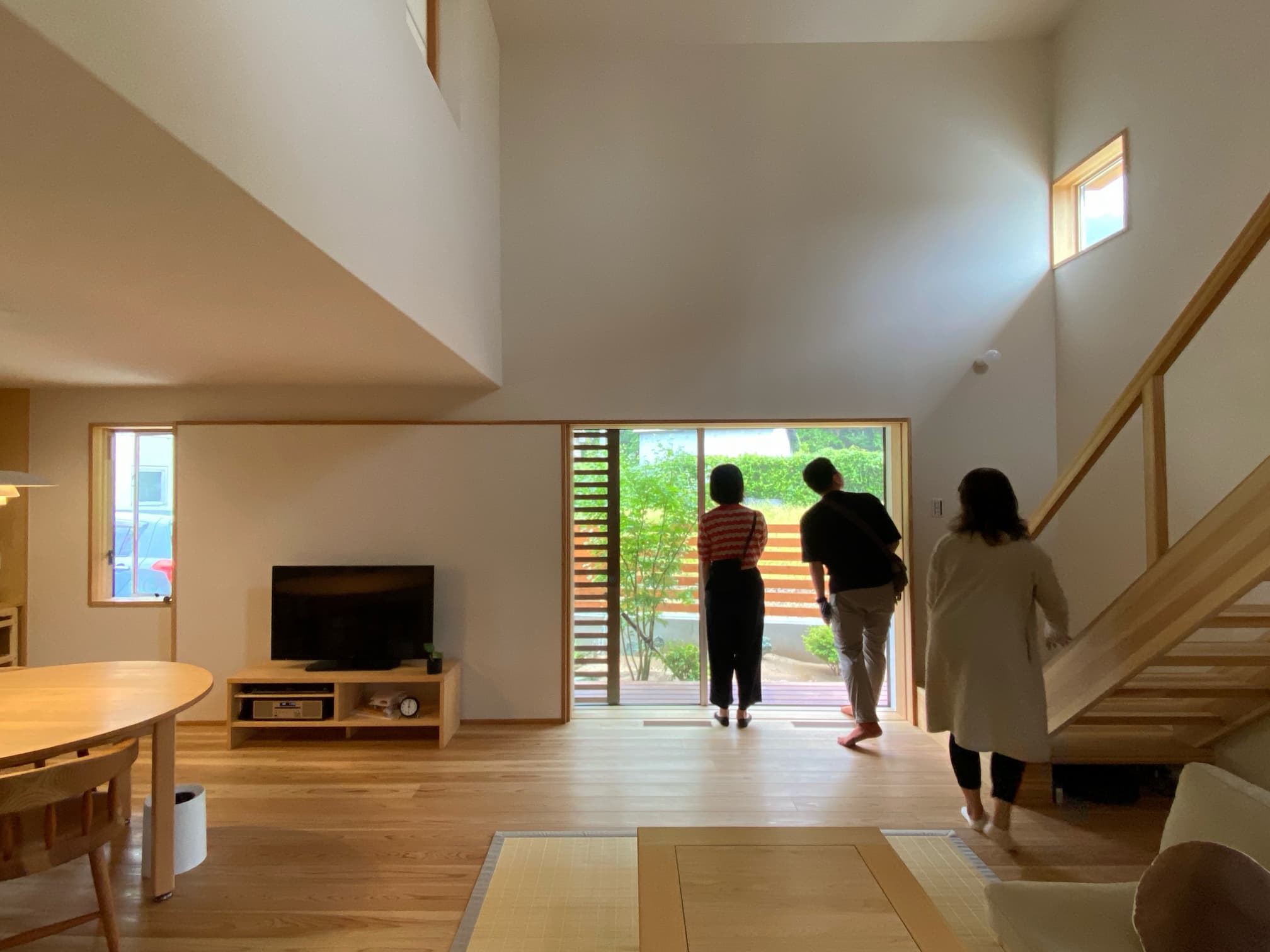 天井が白で統一されていてスッキリと見える