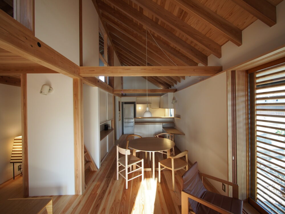 郊外で人気の平屋の4.0。唯一構造が見える真壁現しの仕上げ