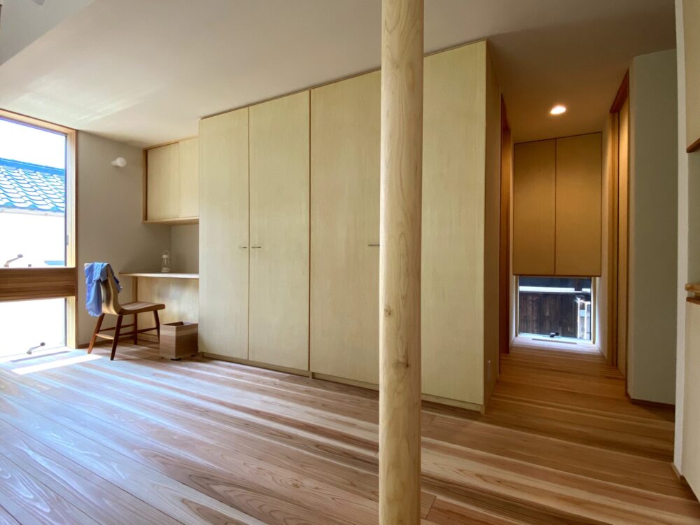 窓、建具の高さがスッキリと揃えられている