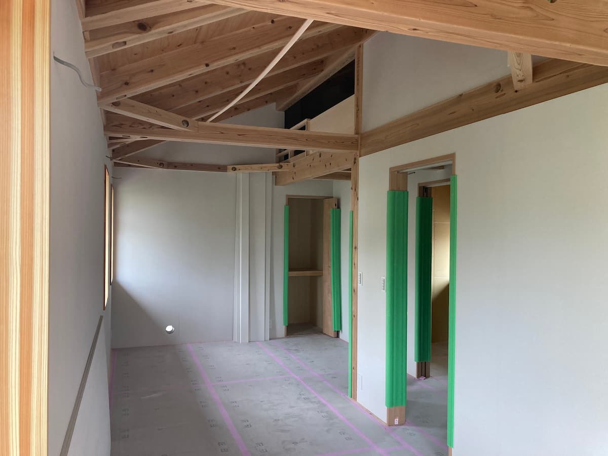 ここから設備や照明器具の取り付けに入る