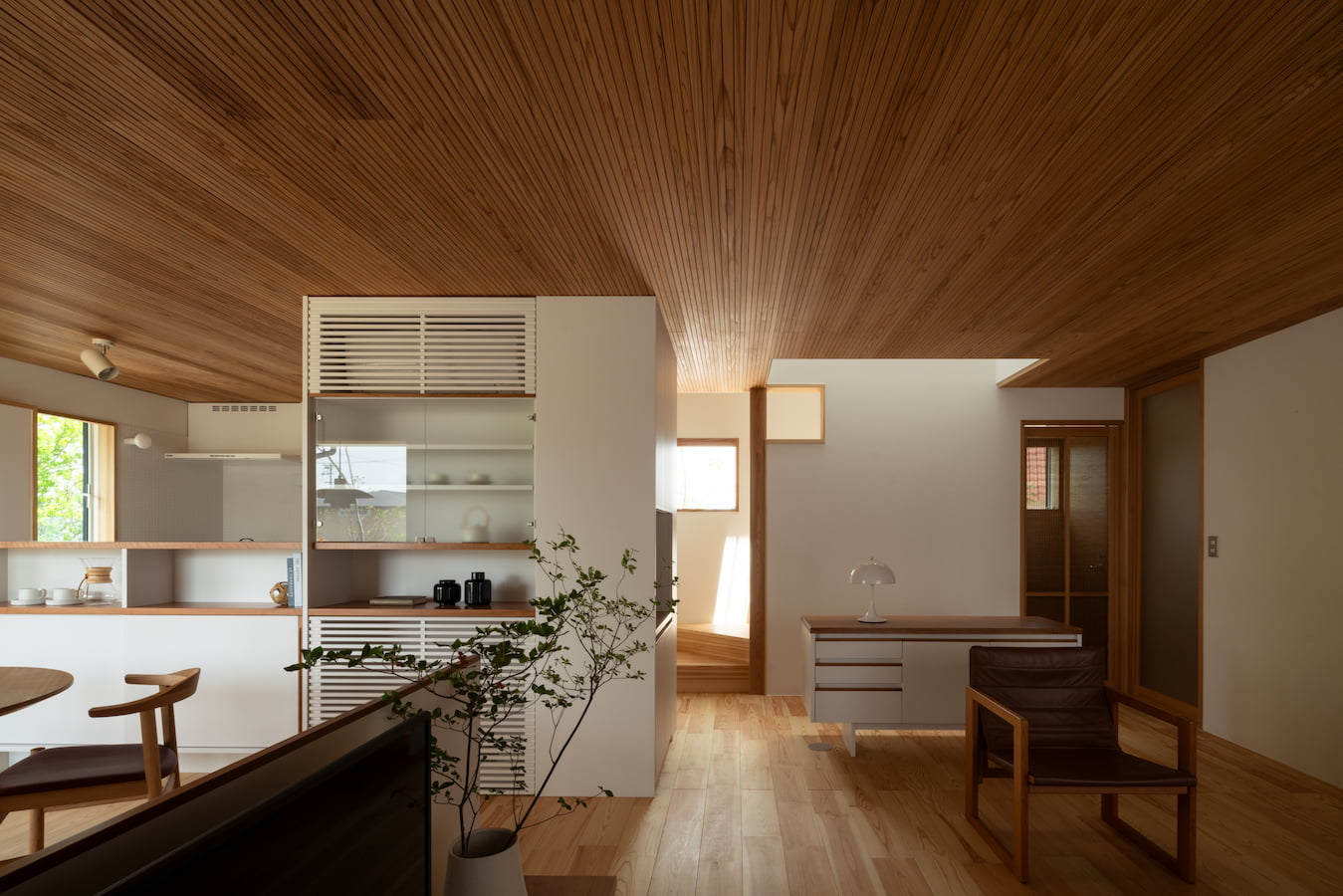 i-works、伊礼智、大阪、注文住宅、LW、新築、焼杉、そとん壁、工務店、木の家、木造、平屋、２階建て