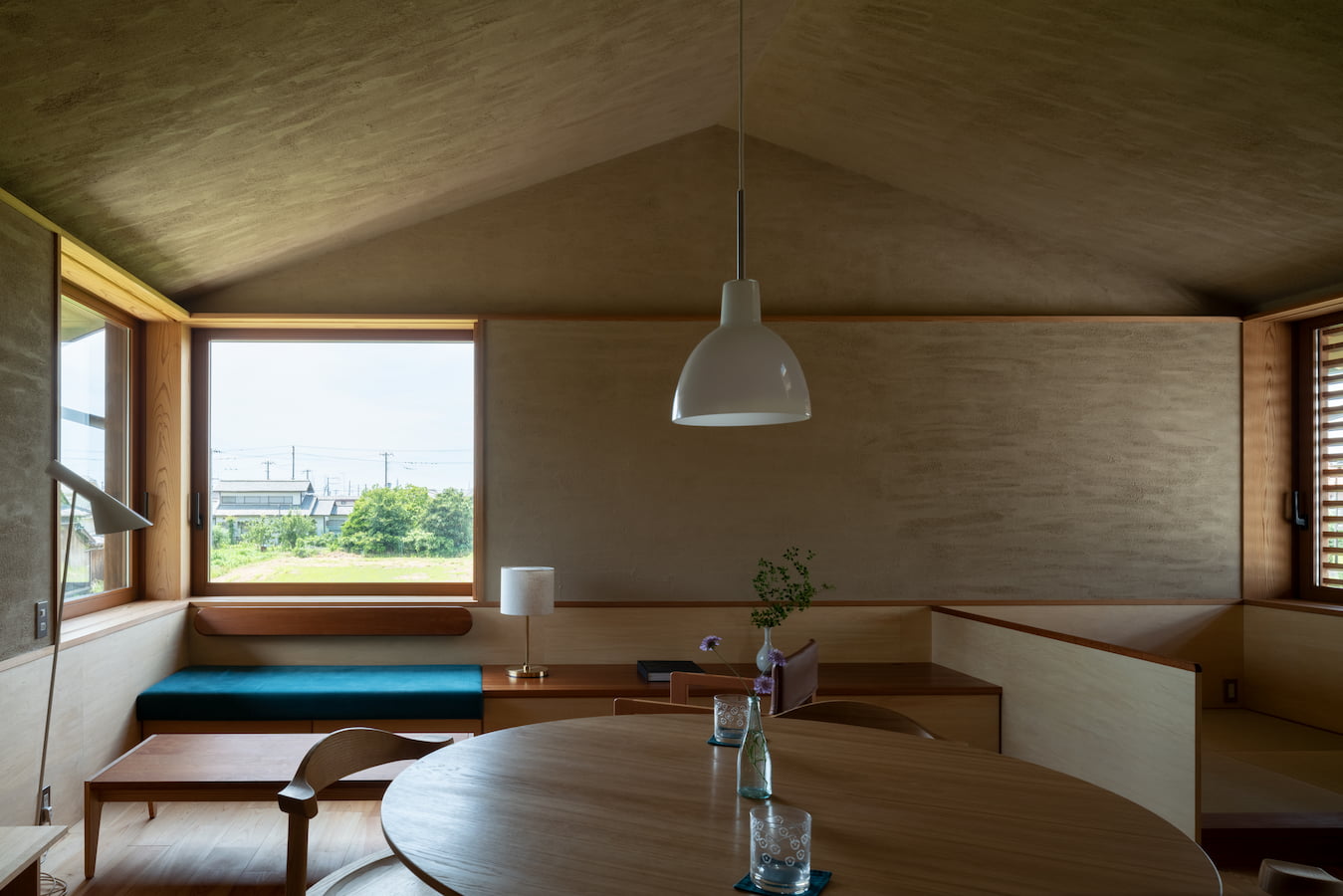 i-works、伊礼智、大阪、注文住宅、LW、新築、焼杉、そとん壁、工務店、木の家、木造、平屋、２階建て