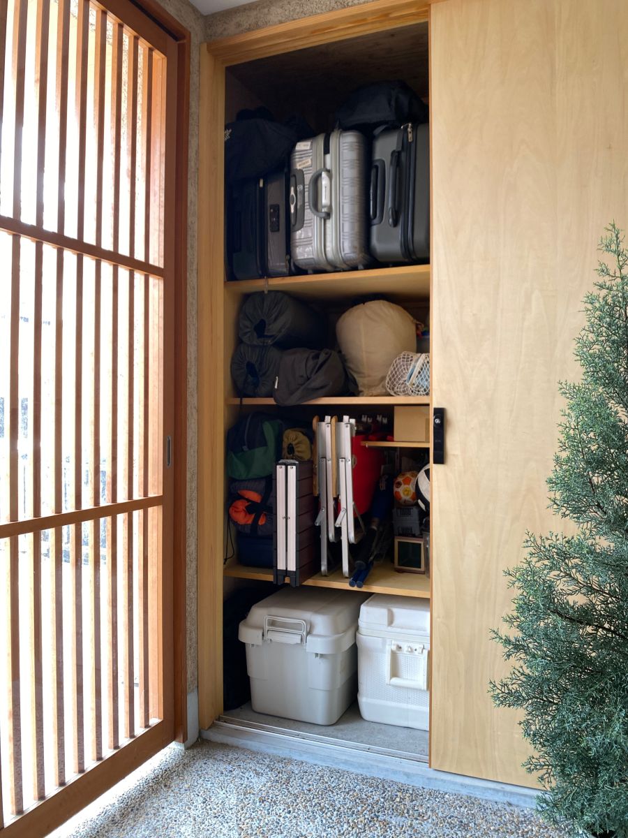 建物と一体化した玄関収納スペース